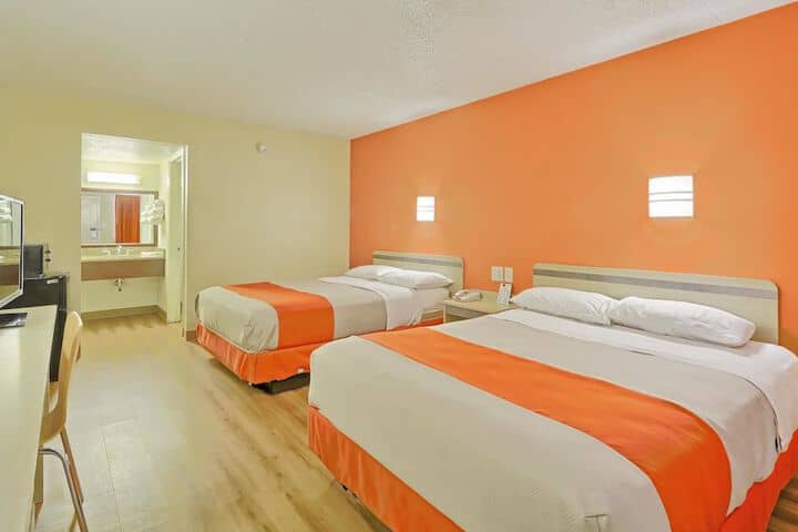 Room 3 of 17